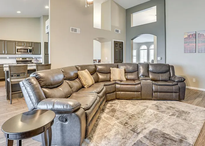 Game & Backyard Oasis: Group Getaway Holiday home Avondale